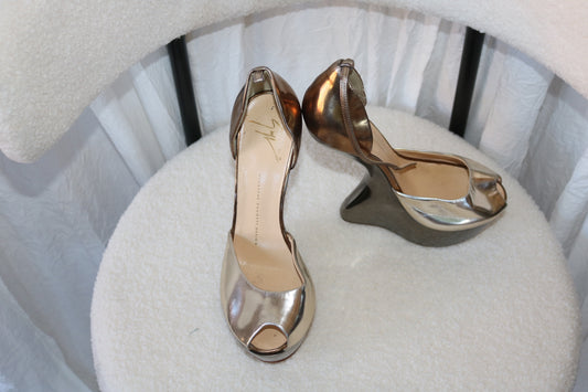 Giuseppi metallic heels